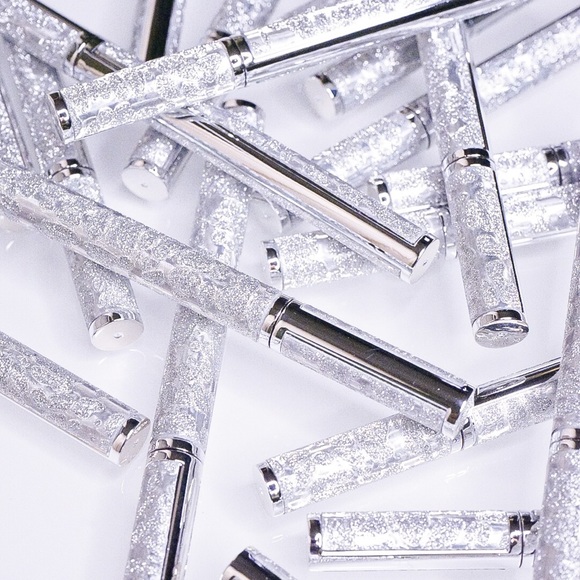 Eyelashes Adhesive | Black adhesive| Lash glue - Picture 2 of 5